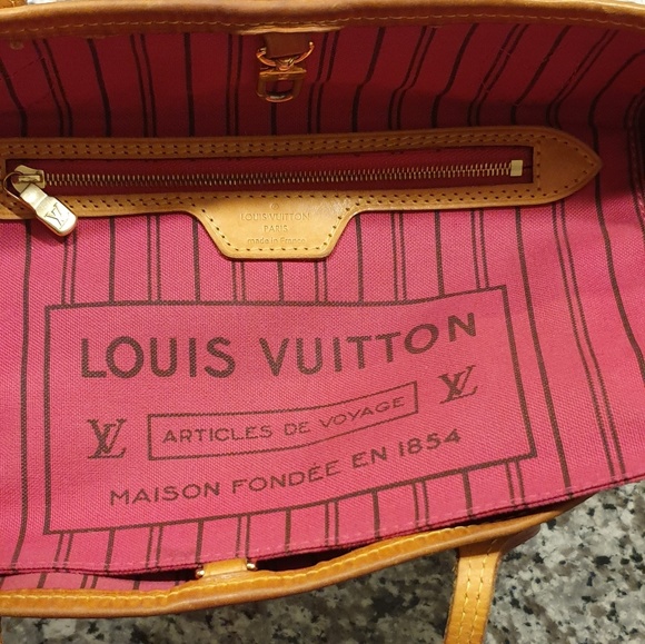 Authentic Louis Vuitton Neverfull - Picture 7 of 8